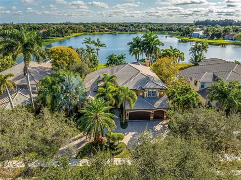 2900 W Lake Vista Circle Davie FL 33328