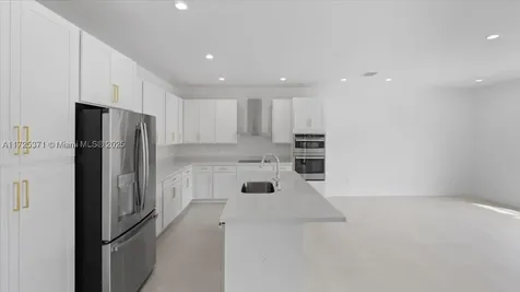 15875 SW 90th Avenue Palmetto Bay FL 33157
