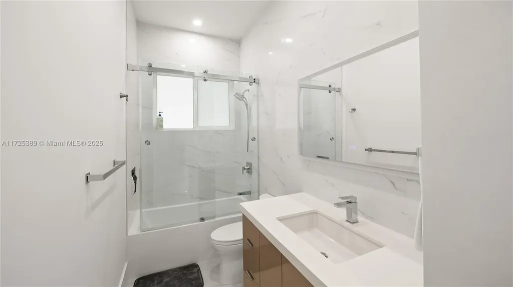 3230 NE 59th Street Fort Lauderdale FL 33308