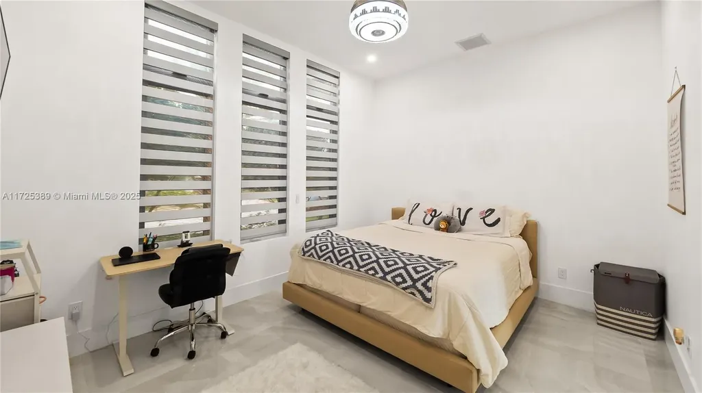 3230 NE 59th Street Fort Lauderdale FL 33308