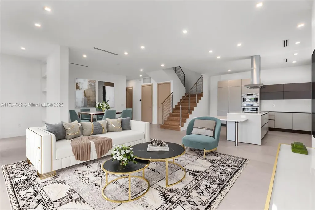 724 SW 8th Way Fort Lauderdale FL 33315