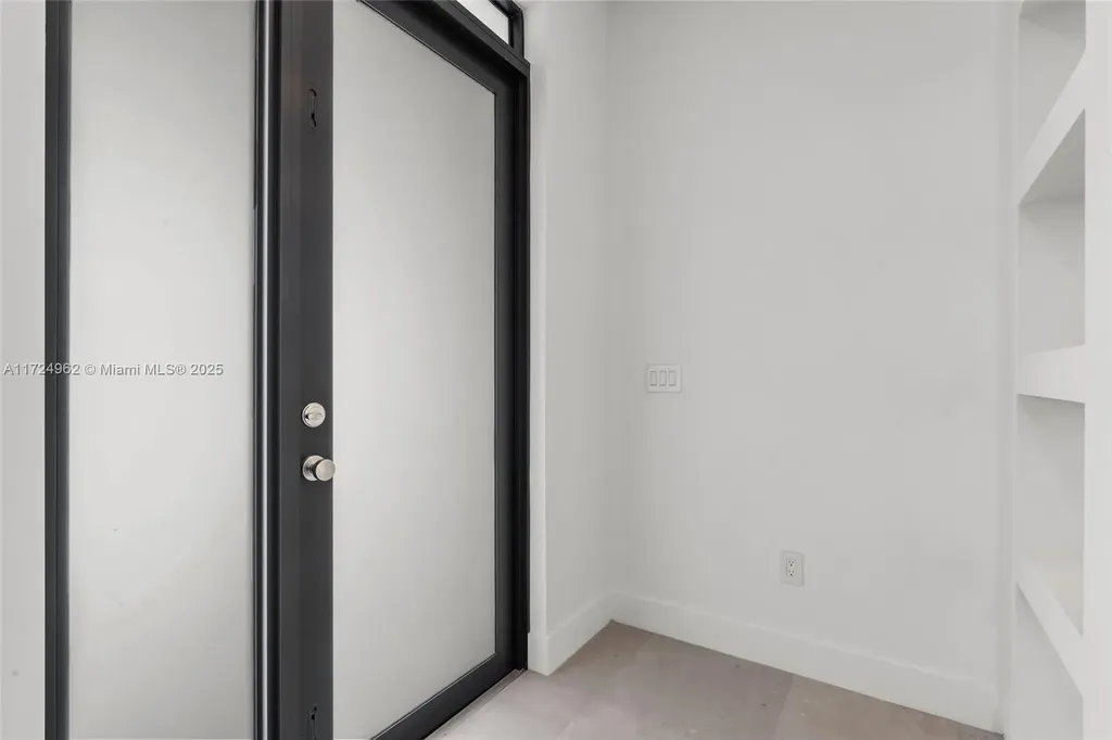 724 SW 8th Way Fort Lauderdale FL 33315