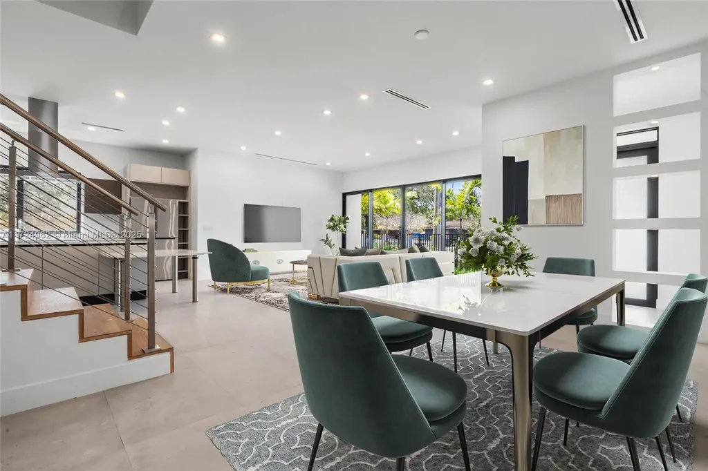 724 SW 8th Way Fort Lauderdale FL 33315