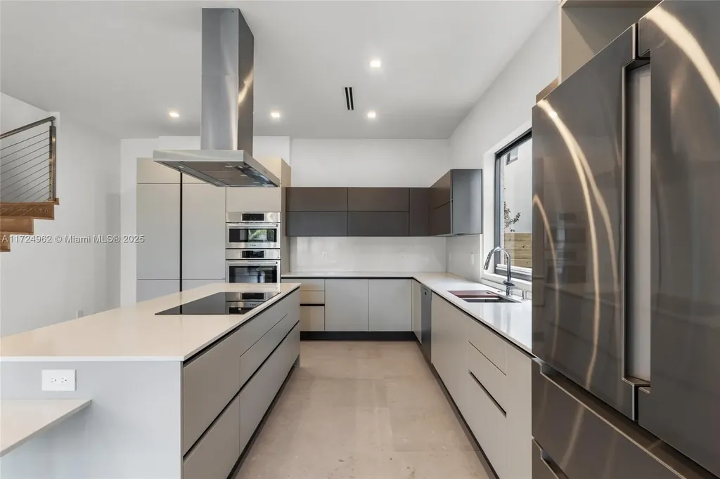 724 SW 8th Way Fort Lauderdale FL 33315