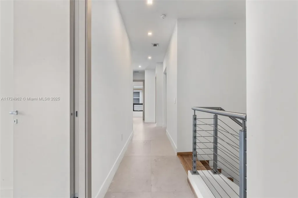 724 SW 8th Way Fort Lauderdale FL 33315