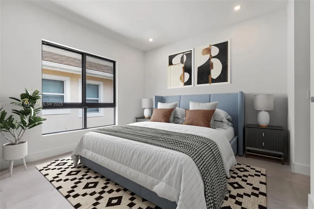 724 SW 8th Way Fort Lauderdale FL 33315