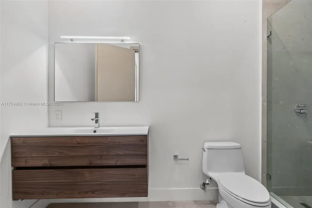 724 SW 8th Way Fort Lauderdale FL 33315