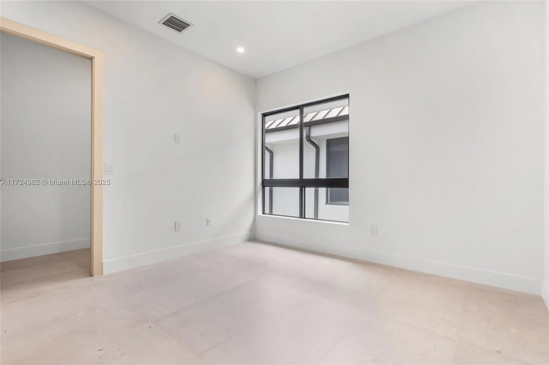 724 SW 8th Way Fort Lauderdale FL 33315