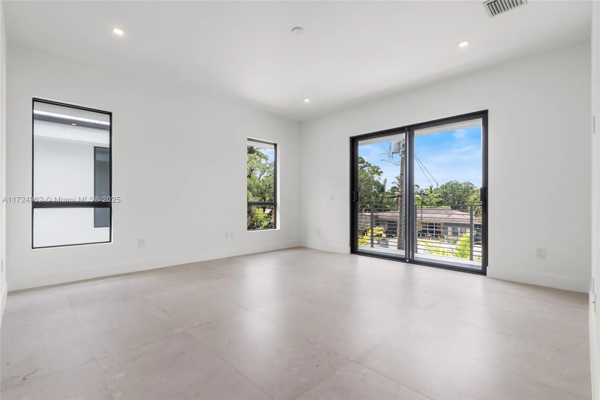 724 SW 8th Way Fort Lauderdale FL 33315