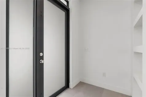 724 SW 8th Way Fort Lauderdale FL 33315