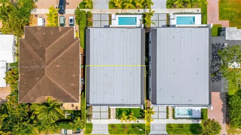 724 SW 8th Way Fort Lauderdale FL 33315