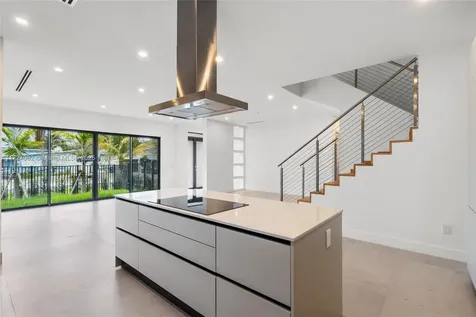 724 SW 8th Way Fort Lauderdale FL 33315