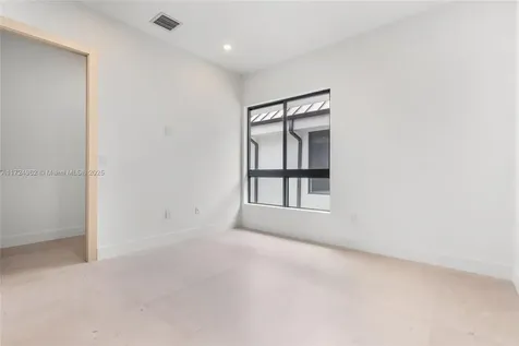 724 SW 8th Way Fort Lauderdale FL 33315