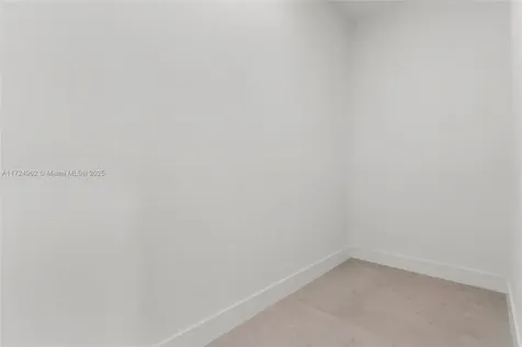 724 SW 8th Way Fort Lauderdale FL 33315