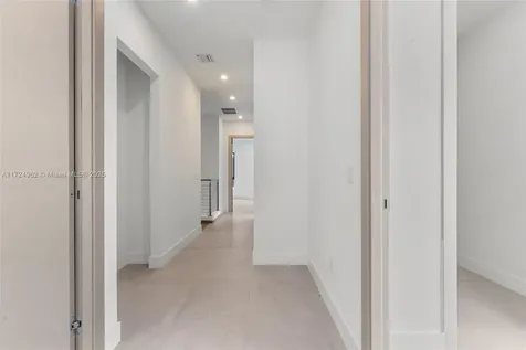 724 SW 8th Way Fort Lauderdale FL 33315