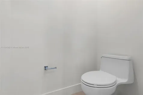 724 SW 8th Way Fort Lauderdale FL 33315