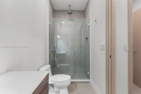 724 SW 8th Way Fort Lauderdale FL 33315