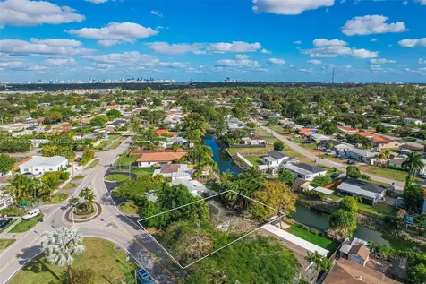 3225 SW 75th Court Miami FL 33155