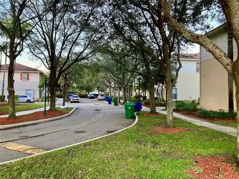 2143 SW 99th Way Miramar FL 33025