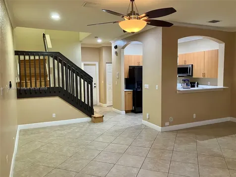 2143 SW 99th Way Miramar FL 33025