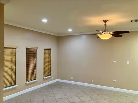 2143 SW 99th Way Miramar FL 33025