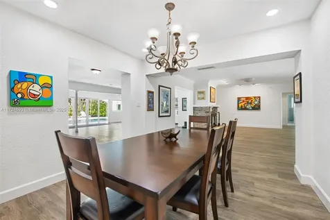 317 Farmington Drive Plantation FL 33317