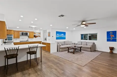 317 Farmington Drive Plantation FL 33317