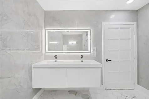 317 Farmington Drive Plantation FL 33317