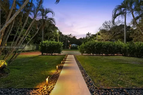 317 Farmington Drive Plantation FL 33317