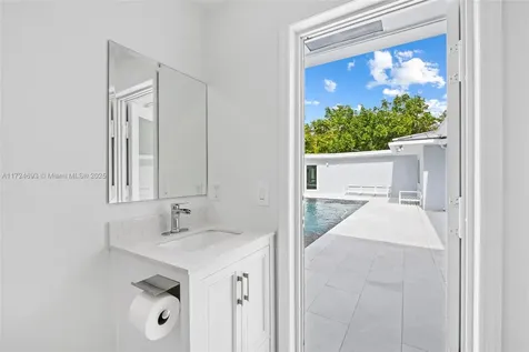 317 Farmington Drive Plantation FL 33317