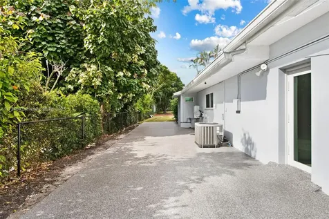 317 Farmington Drive Plantation FL 33317