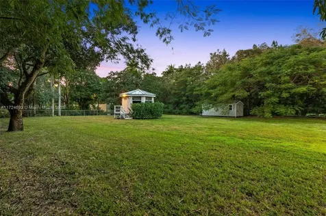 317 Farmington Drive Plantation FL 33317