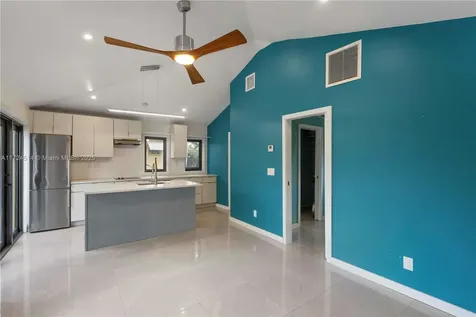 1659 Washington Street Hollywood FL 33020