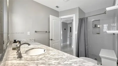 10535 SW 96th Terrace Miami FL 33176