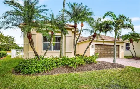 671 Nandina Drive Weston FL 33327