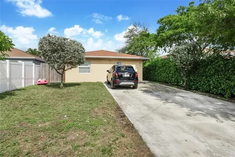 219 NW 7th Court Hallandale Beach FL 33009