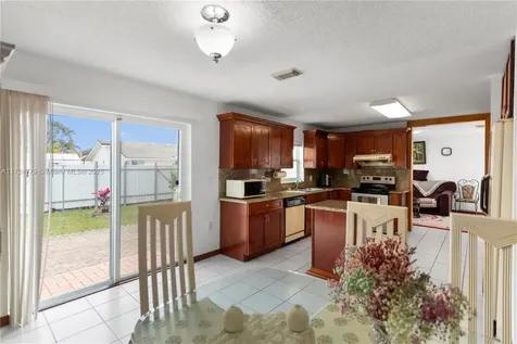 6761 SW 105th Place Miami FL 33173