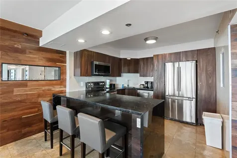 5225 Collins Avenue Miami Beach FL 33140