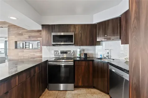 5225 Collins Avenue Miami Beach FL 33140