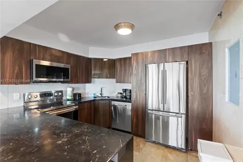5225 Collins Avenue Miami Beach FL 33140