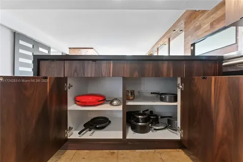 5225 Collins Avenue Miami Beach FL 33140