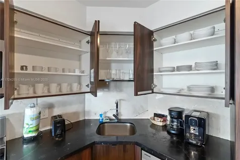 5225 Collins Avenue Miami Beach FL 33140