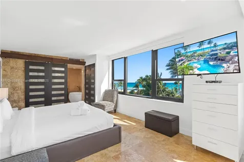 5225 Collins Avenue Miami Beach FL 33140