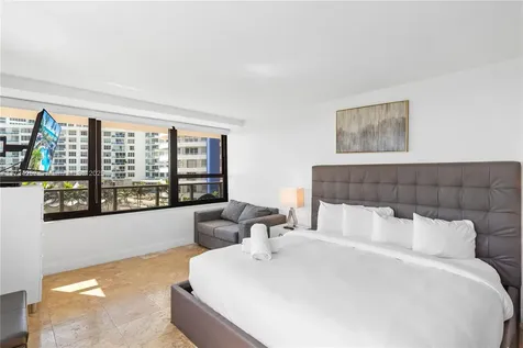5225 Collins Avenue Miami Beach FL 33140