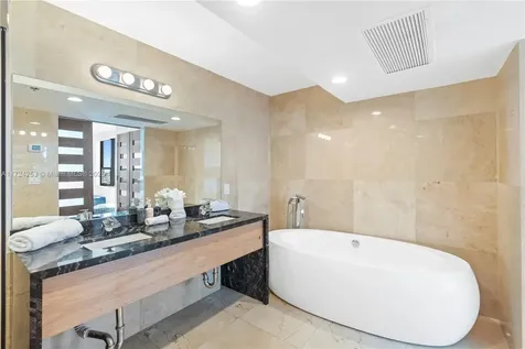 5225 Collins Avenue Miami Beach FL 33140