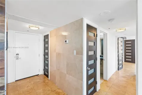 5225 Collins Avenue Miami Beach FL 33140