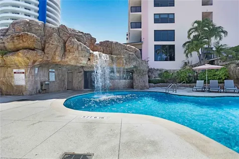 5225 Collins Avenue Miami Beach FL 33140