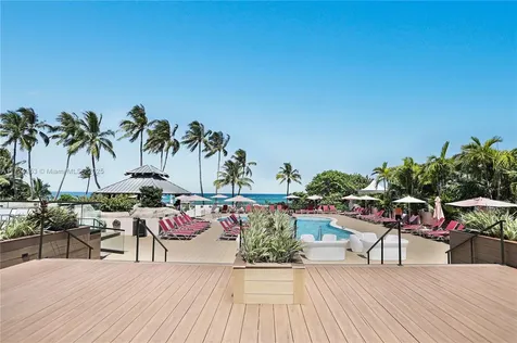 5225 Collins Avenue Miami Beach FL 33140