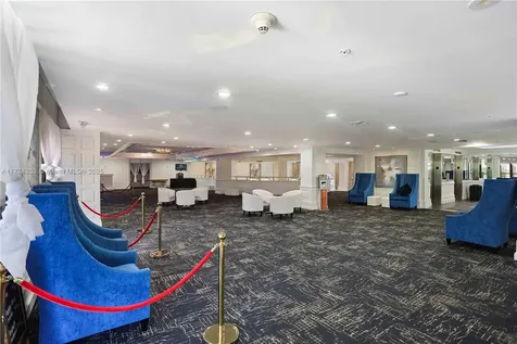 5225 Collins Avenue Miami Beach FL 33140