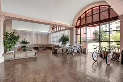 5225 Collins Avenue Miami Beach FL 33140